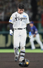 【阪神】攻守に苦しい試合が続くキャプテン坂本誠志郎「悔しいですね」「思うようにいかない」「苦しさが必ず報われる」