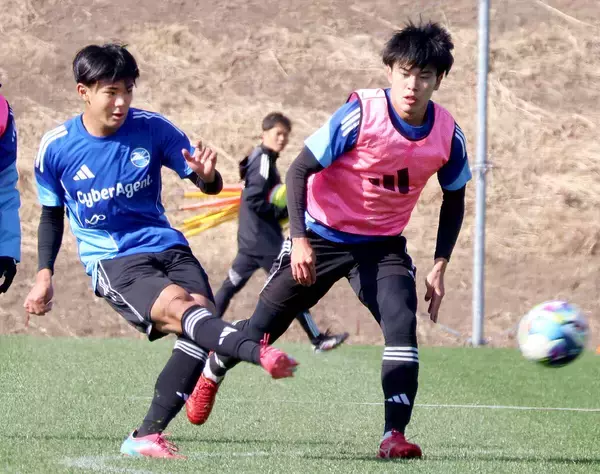 町田・徳村楓大　選手権Ｖから２週間で「いい意味で高校のことは忘れて」練習ではゴールを決めてアピール
