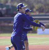 「佐々木朗希がキャンプ地で自主トレ　日本時間１４日キャンプインへ順調調整」の画像1