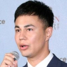 ユージ「にしてもあっという間」１２回目の結婚記念日！子ども顔出し家族ショットに「幸せいっぱい」「ケーキをロックオン…可愛いすぎ〜」