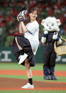 元乃木坂４６の女優・山下美月がセレモニアルピッチで惜しくもノーバンならず「自己採点は３０点」
