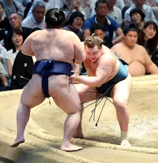 安青錦が１０勝目で現行制度では史上７人目の大関復帰「長かった～」「今回は特別」３度目の優勝へ１差単独トップ