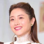 「え？あの石原さとみ？別人かと」３９歳近影にネット驚き「違いすぎて」「久しぶりに見た」「なんだこのビジュは…」「メロすぎ罪」