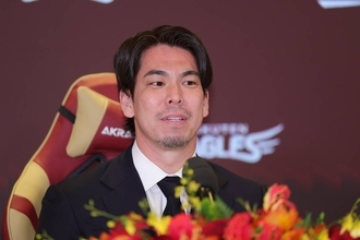 【楽天】日米通算１６５勝の前田健太が入団会見　背番号は１８に決定
