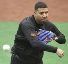 【巨人】１６０キロ助っ人ブライアン・マタが初練習　もう変化球も試投「６割くらいで投げました」