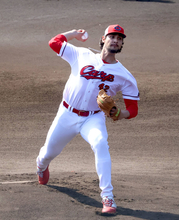 【広島】新助っ人・ターノックが初のシート打撃　いきなり１５１キロマーク「非常にいい結果」中日００７も警戒