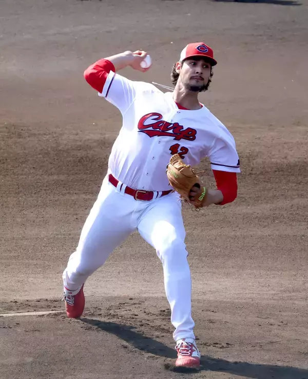 【広島】新助っ人・ターノックが初のシート打撃　いきなり１５１キロマーク「非常にいい結果」中日００７も警戒