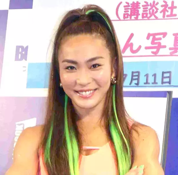 第１子妊娠中のＡＹＡ、妊娠６か月でふっくらお腹も圧巻美スタイル健在！「何故そんなにカッコいいのだ」などファンため息