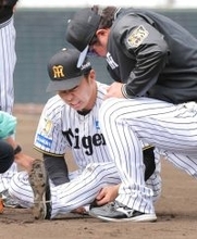 【阪神】石井大智がアキレス腱断裂の縫合術「侍ジャパンのＷＢＣ連覇、阪神タイガースのリーグ優勝を心から願っています」今季中の復帰は絶望か