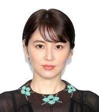 電撃婚したお相手が話題！長澤まさみの姿に「マジで」「あらあら」「まって」「ほんとに」「スタイルが神！！」と反響