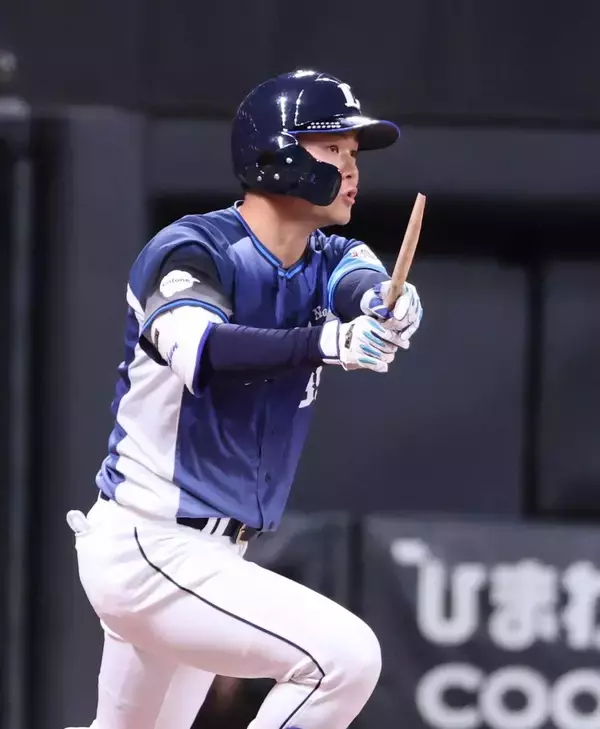 【西武】登別市出身のドラ３・秋山俊がエスコンで執念のバット折り打「４、５本くらいいってる…」と苦笑い