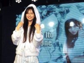 伊藤萌々香　６年ぶり歌手活動再開ステージで全４曲披露「はあ～、緊張した～」