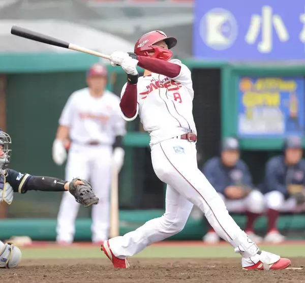 【楽天】 辰己涼介が決勝犠飛含む２安打１打点「僕の時代は携帯とかがない…」と“辰己節”…「楽天イーグルス弟子入り体験」