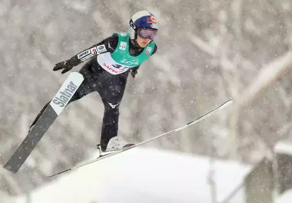 【ジャンプＷ杯】４度目五輪代表の高梨沙羅が日本勢トップの８位　丸山希は１２位　悪天候で１回目で終了