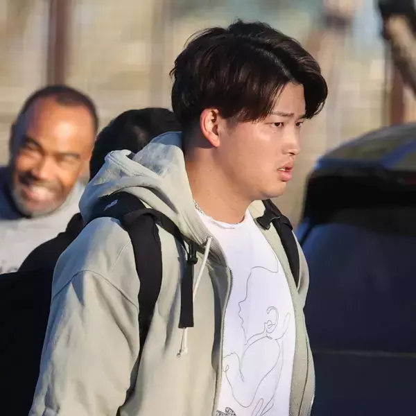 初キャンプ地入りの村上宗隆に悲劇　えっ？！「ＭＵＮＥＴＡＫＩ」　自主トレでは順調調整も