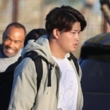 初キャンプ地入りの村上宗隆に悲劇　えっ？！「ＭＵＮＥＴＡＫＩ」　自主トレでは順調調整も