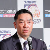 「巨人・阿部監督　捕手陣へ「存在感出して」来季も岸田＆甲斐らハイレベルな争い」の画像1