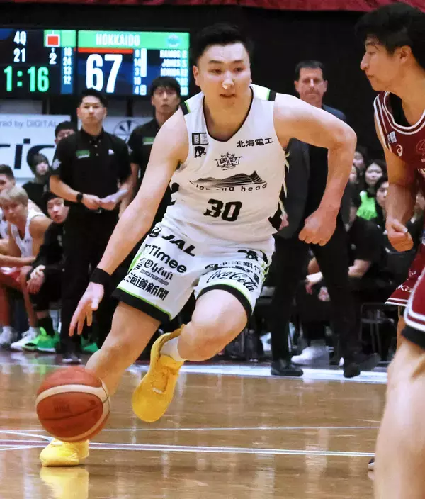 【Ｂ１】レバンガ北海道がＢリーグ発足後初の首位浮上　富永啓生の１７得点などでタレント揃いの宇都宮を撃破