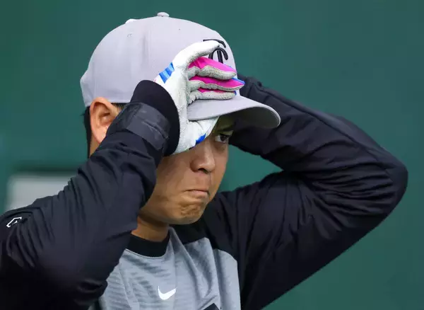 【巨人】中山礼都が岸田行倫が朝から強烈スイング！木の花ドームで気合の早出練習…宮崎キャンプ第２クール２日目