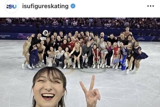 「みんなが待っていたセルフィーショット！」エキシビションで坂本花織が撮影の豪華集合写真をＩＳＵが公開