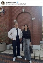 カリスマモデル・前田典子が披露したオトナの夫婦ショットに息子もチラリ！「家族コーデは偶然に…」