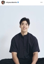 バレー男子日本代表・宮浦健人が結婚を発表「これからも一生懸命プレーに励んで参ります」