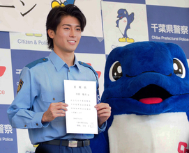 中村敬斗　警察官の制服で登場「かっこいいー！」ファン５０００人が大歓声　Ｗ杯の活躍振り返る
