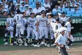 「【甲子園】プロ級ゲッツーに聖地どよめく　白樺学園の２年生二遊間が超美技　横っ跳び→グラブトス…同点の８回にチーム救う」の画像1
