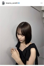 南沙良、ブラックドレスがステキ！デコルテ＆美脚披露で「たまらにゃい」「かわええなぁ…」