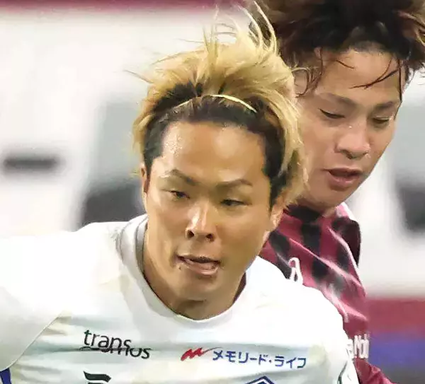 長崎ＭＦ翁長聖が試合中にスズメバチに刺される　長崎・高木琢也監督「初めての経験」