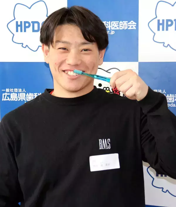 【広島】ドラフト３位・勝田成の「かむ力」はオオカミ級！？　歯科検診で新人９人トップの数値をマーク