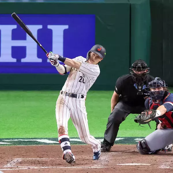 侍・周東佑京が豪快３ラン　足だけでなくパワーもアピール　ＷＢＣ初スタメンで活躍
