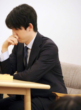 王位戦前哨戦は藤井聡太六冠の勝利　解説の永瀬拓矢九段＆佐々木勇気八段の仲良しコンビが盛り上げ