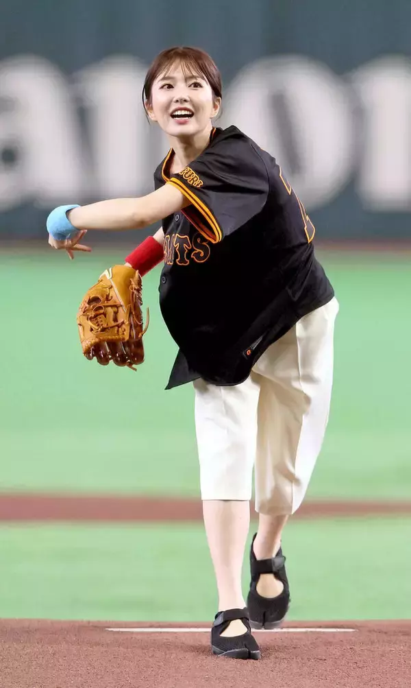 【巨人】日本テレビ・黒田みゆアナウンサーが始球式　ノーバンならず「ちょっとふがいない結果に…」　漫才＆コントの「ダブルインパクト」に出演