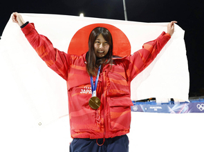 【五輪】スノボで日本女子初の金メダルの村瀬心椛「夢見てるんじゃないかって」…スノーボード女子ビッグエア