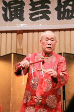 ゼンジー北京、マジック道具多くは人手に　代名詞“大根切って腕切らないギロチン”も「もうない」