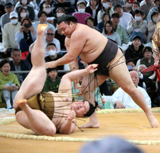 霧島が２年ぶりに大関とアナウンスされ「懐かしい」 …伊勢神宮から春巡業始まる　深夜のサッカー日本代表戦は見ずに睡眠