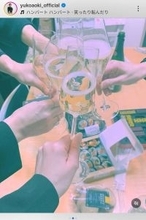 ナイナイ矢部浩之の妻・青木裕子アナ　長男が小学校卒業…ママ友と乾杯！高級ジュエリーも披露「楽しい６年間」