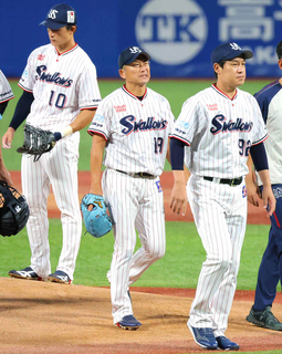 【ヤクルト】４６歳石川雅規が登録抹消　今季初登板も左肩痛＆１回持たず２４球６失点ＫＯ…通算１８８勝も