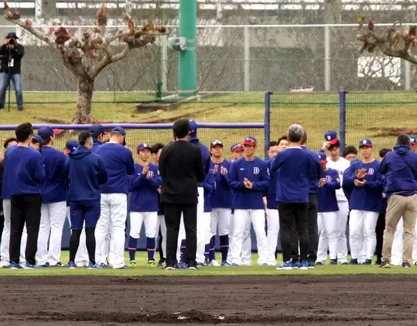 【中日】鵜飼航丞がロマン砲卒業を宣言「立浪前監督をだまし、井上監督をだまし…」新車購入「今のままでは破産」