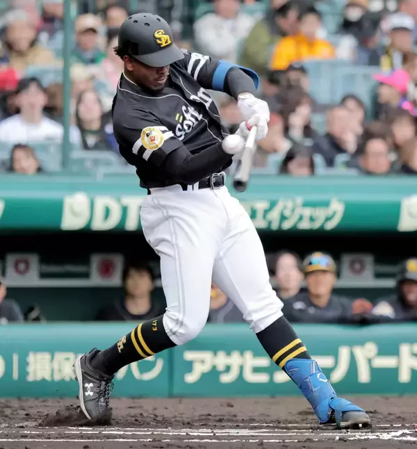 【ソフトバンク】プロ４年目の１８歳・オスーナ、１軍デビューは２打席連続三振　１５歳で育成契約　ドミニカ共和国出身
