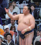 「玉鷲、幕内出場で歴代単独最多の１４７１回　ファンの特製ボードの祝福は「土俵入りの時に見えていた。うれしかった」」の画像1