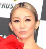 「第２子妊娠の倖田來未　お腹ふっくら？！ノースリーブ衣装姿…「綺麗すぎる」「めちゃくちゃ可愛い」の声」の画像1