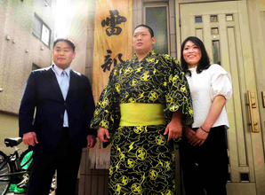 その名も「はるく」入門した長男は元ゲーマー　父は雷親方、母はアマ女王の相撲一家…「垣添」のしこ名継承