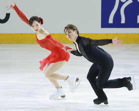 【フィギュア】本田真凜、宇野昌磨の「しょまりん」が公式戦デビュー　全日本予選では異例のスタンド超満員、アイスダンスのカップルとして五輪へ挑戦