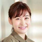 「日テレ・岩田絵里奈アナ「８ヶ月以上伸ばしていた前髪を切りました」新ヘアを愛犬との２ショットで披露」の画像1