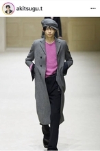 「目力がすごい」冨永愛のイケメン長男、ハイブランドのランウェー姿に反響「鳥肌が立つ美しさ！」…メイク中の素の顔も