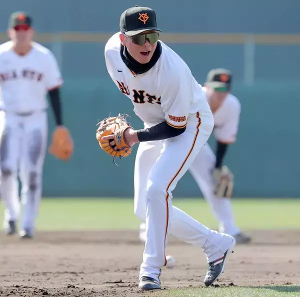 【巨人】坂本勇人、ノック中にヒヤリ…イレギュラーした打球が頭部に当たるも問題なしでひと安心