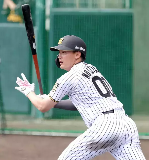 【阪神】新加入の元山飛優が“鶴瓶師匠パワー”でシート打撃２安打「運をもらったみたいな感じですね」