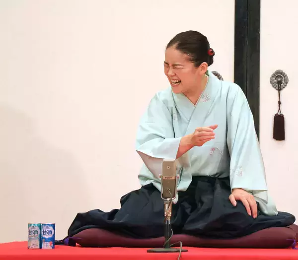 林家つる子　森永製菓のイベントでアレンジ加えた「反対俥」披露　汗拭きながら「甘酒が飲みたい」